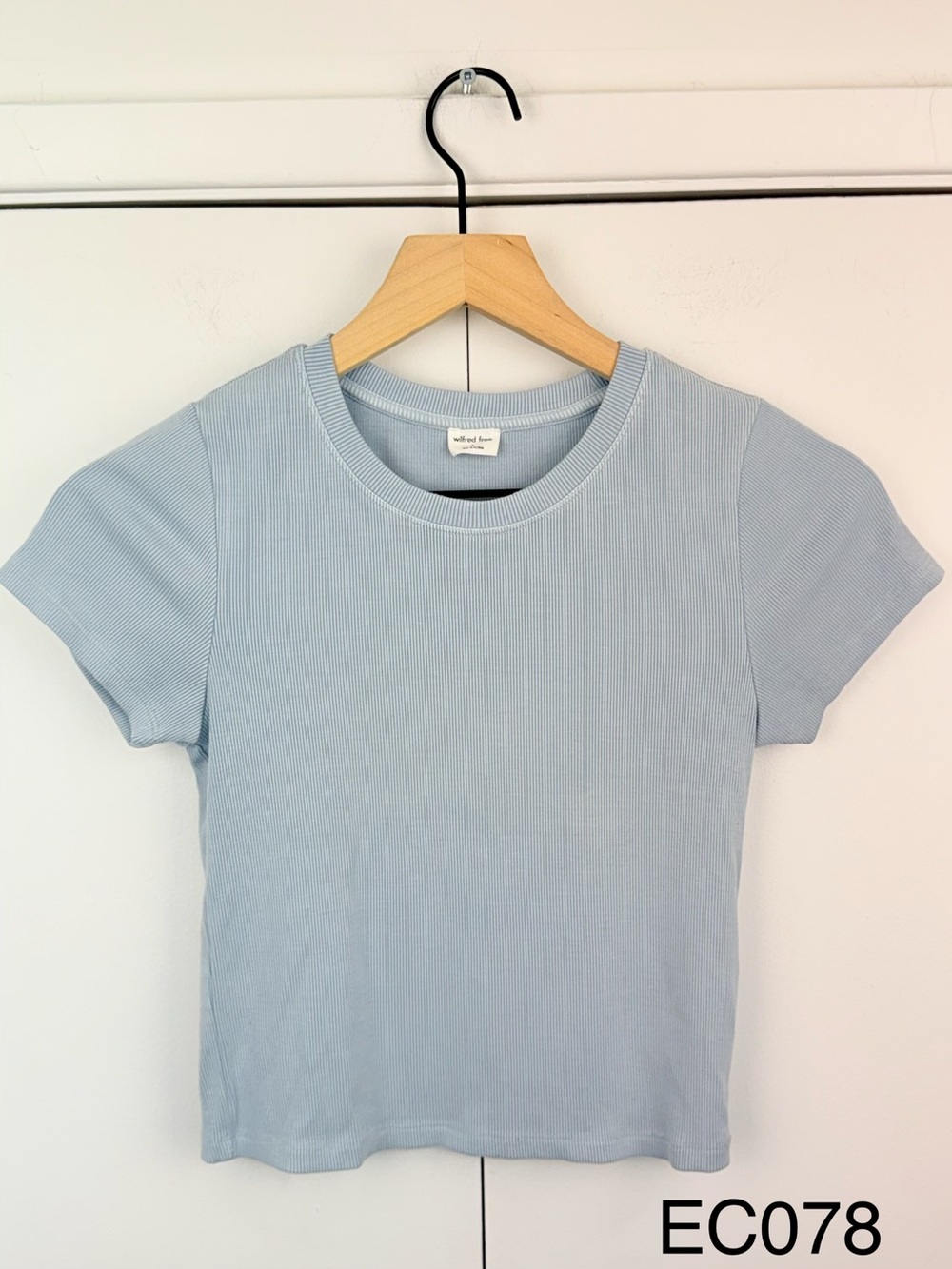Aritzia Wilfred Free Go-To T-Shirt Light Blue S
